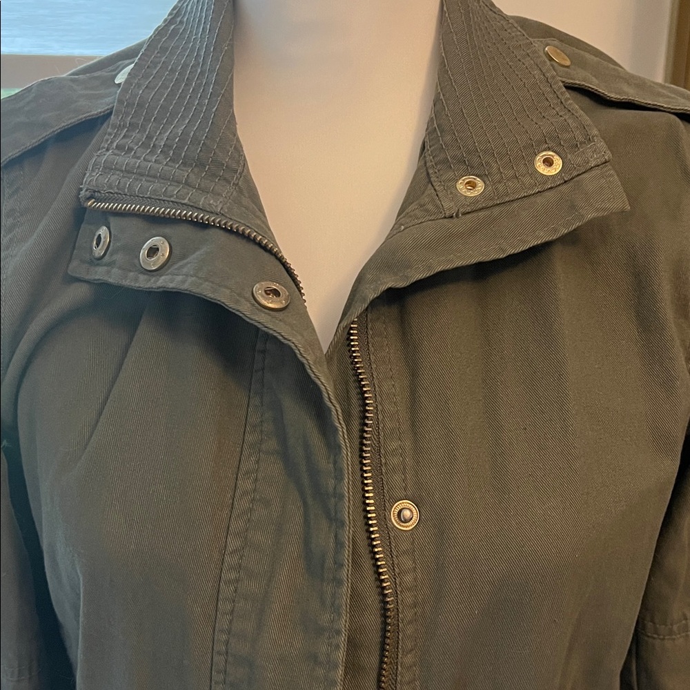 Green Jacket - Picture 5 of 9